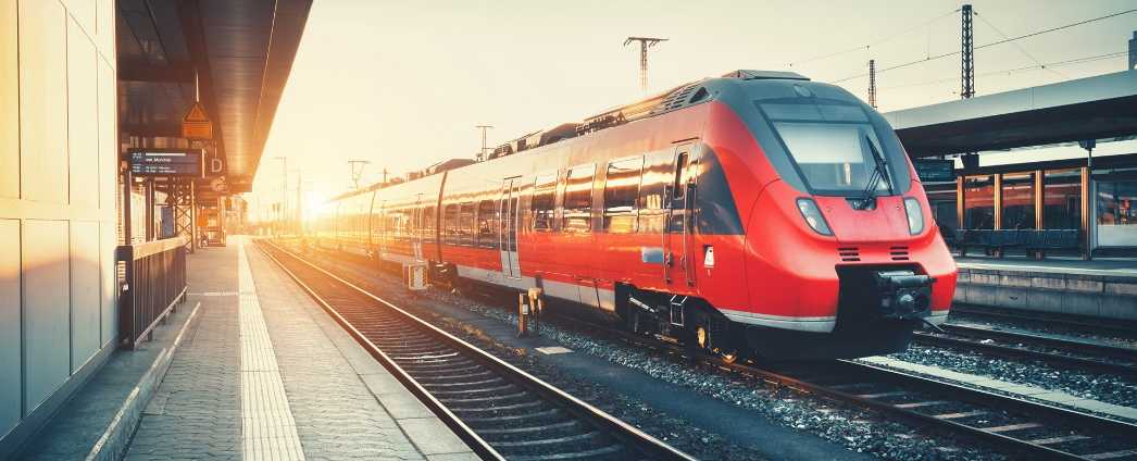 A train at a train station platform.